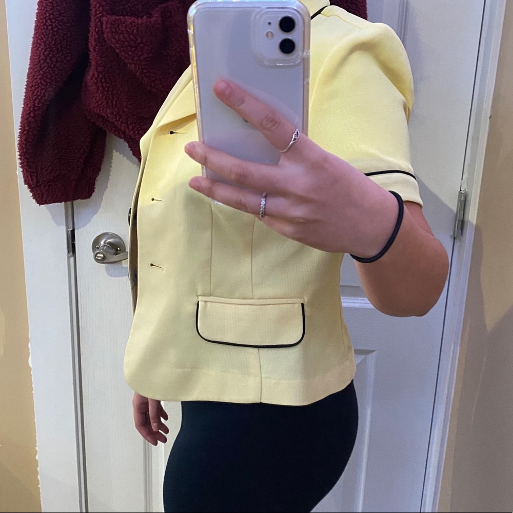 Light yellow blazer - Picture 7 of 7